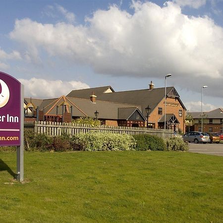 Premier Inn Barnsley Wombwell Экстерьер фото