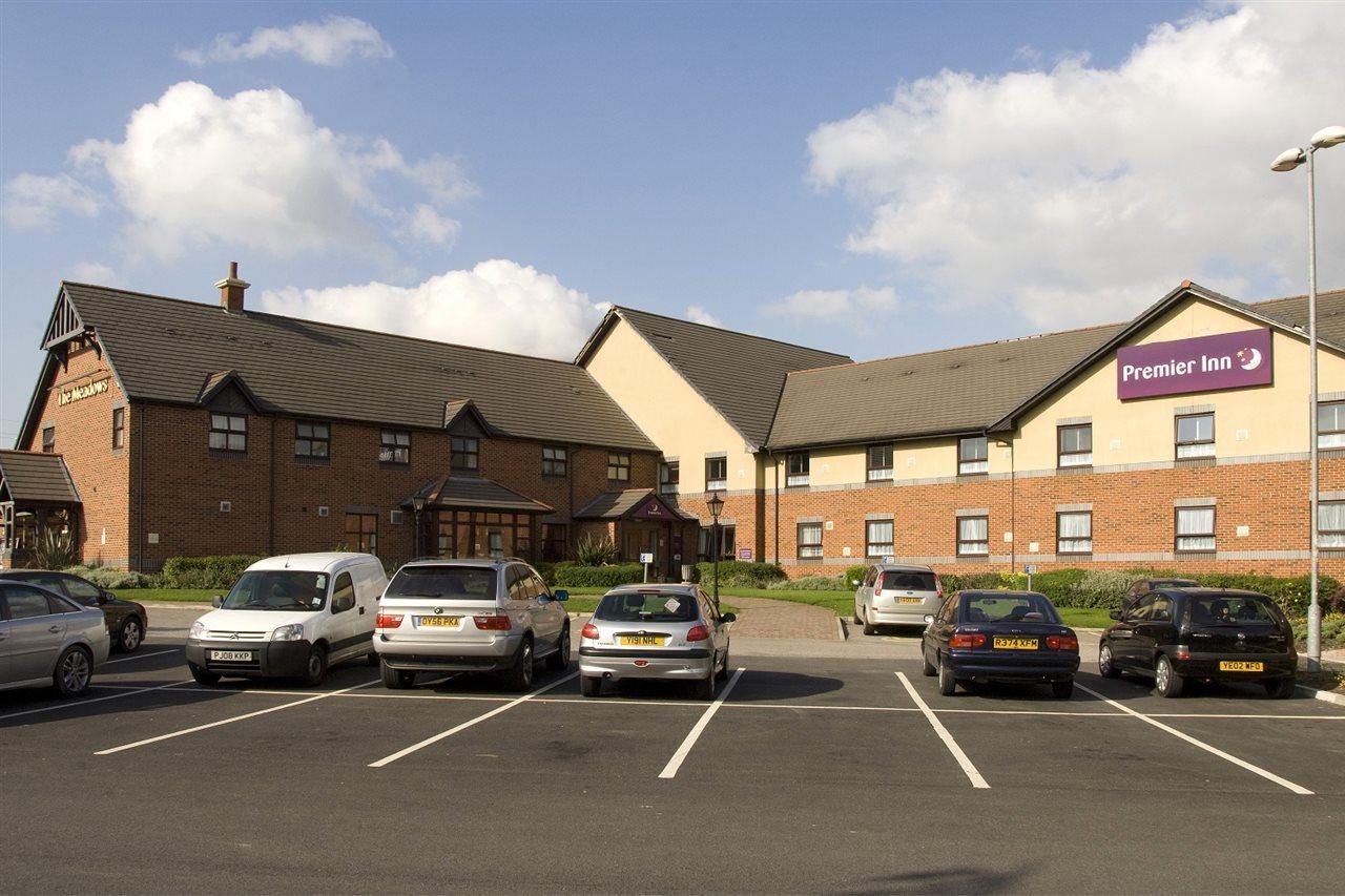 Premier Inn Barnsley Wombwell Экстерьер фото